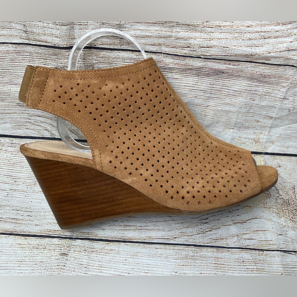 Michael by Michael Shannon Janey Brown Suede Wedge Sandal Size 10